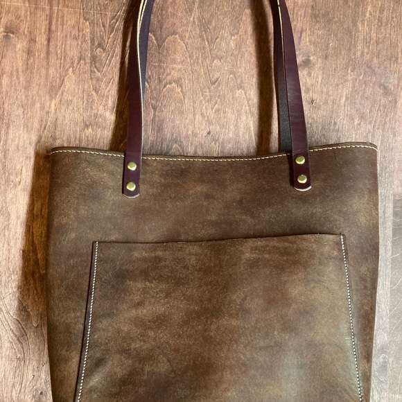 Large leather tote - Picture 6 of 7
